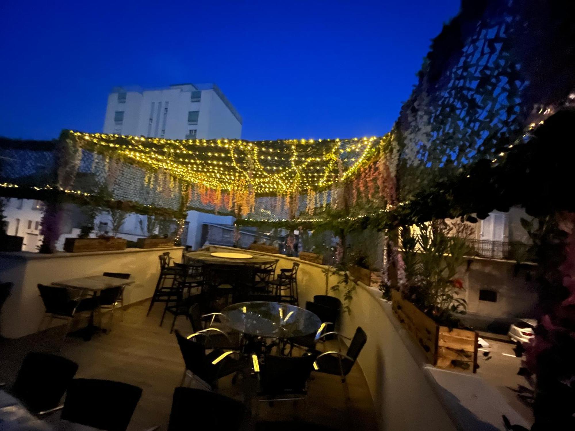 Appart Hotel Les Fleurs Alès Buitenkant foto